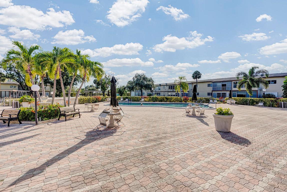 ORIOLE GARDENS TWO 52 CONDO - Residential