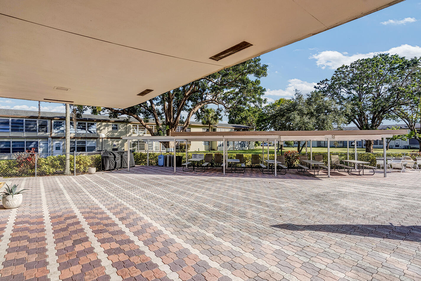 ORIOLE GARDENS TWO 52 CONDO - Residential