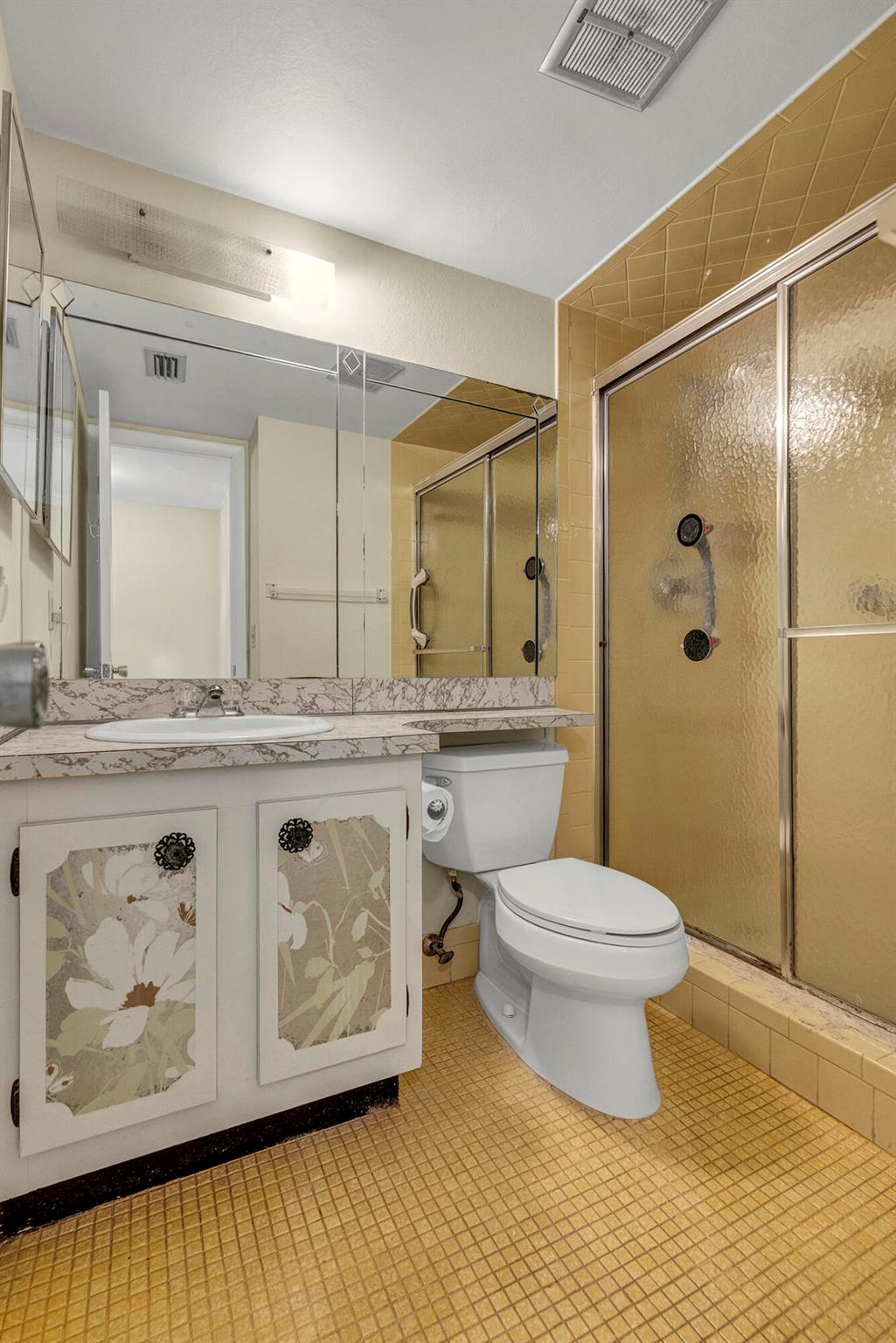 ORIOLE GARDENS TWO 52 CON - Residential