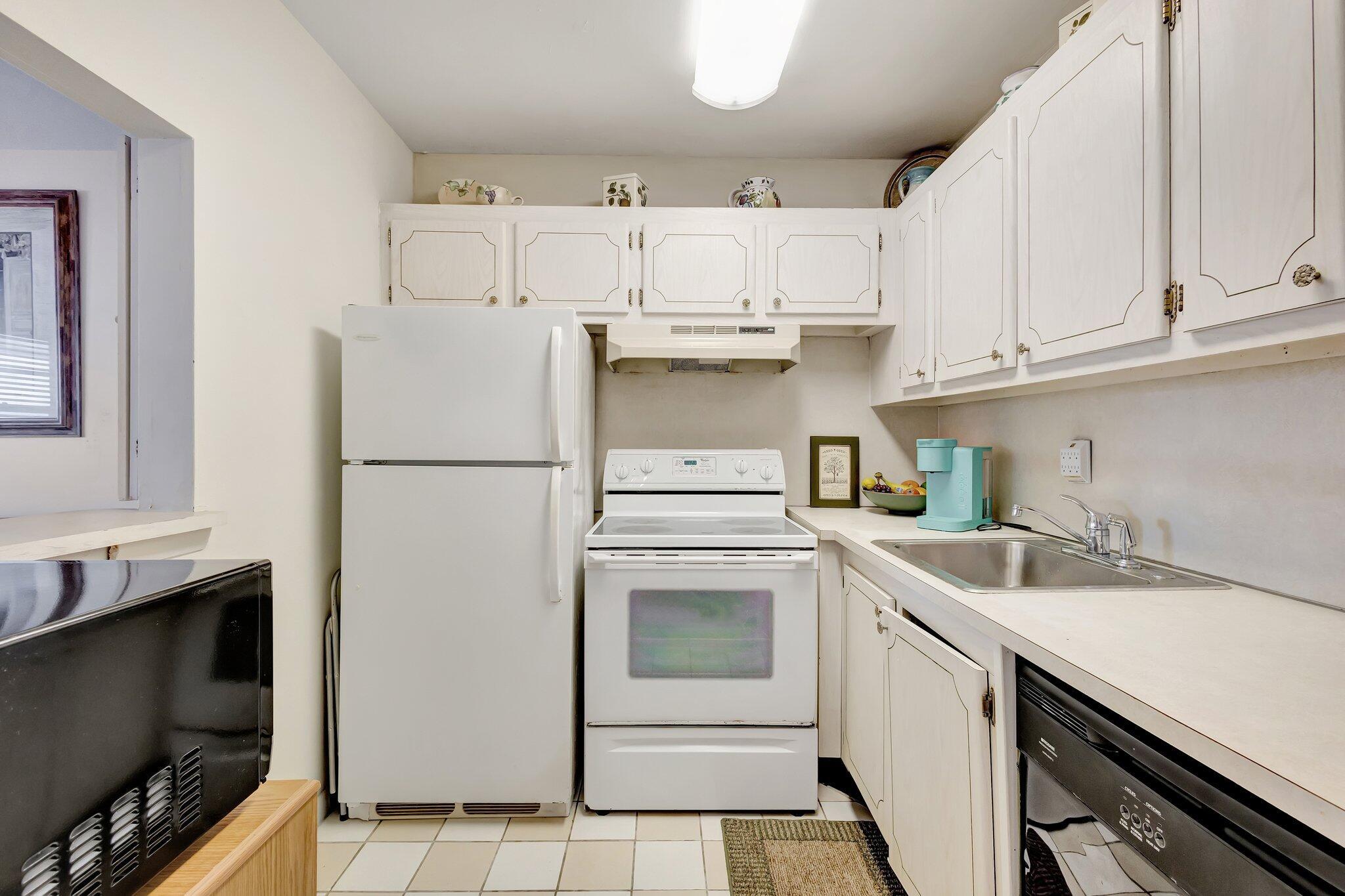 CENTURY VILLAGE  COVENTRY - Residential