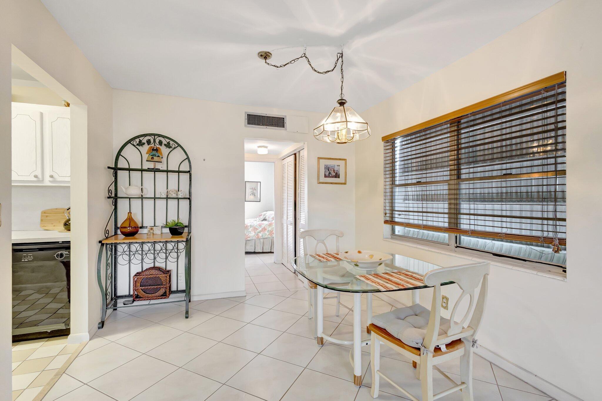 CENTURY VILLAGE  COVENTRY - Residential