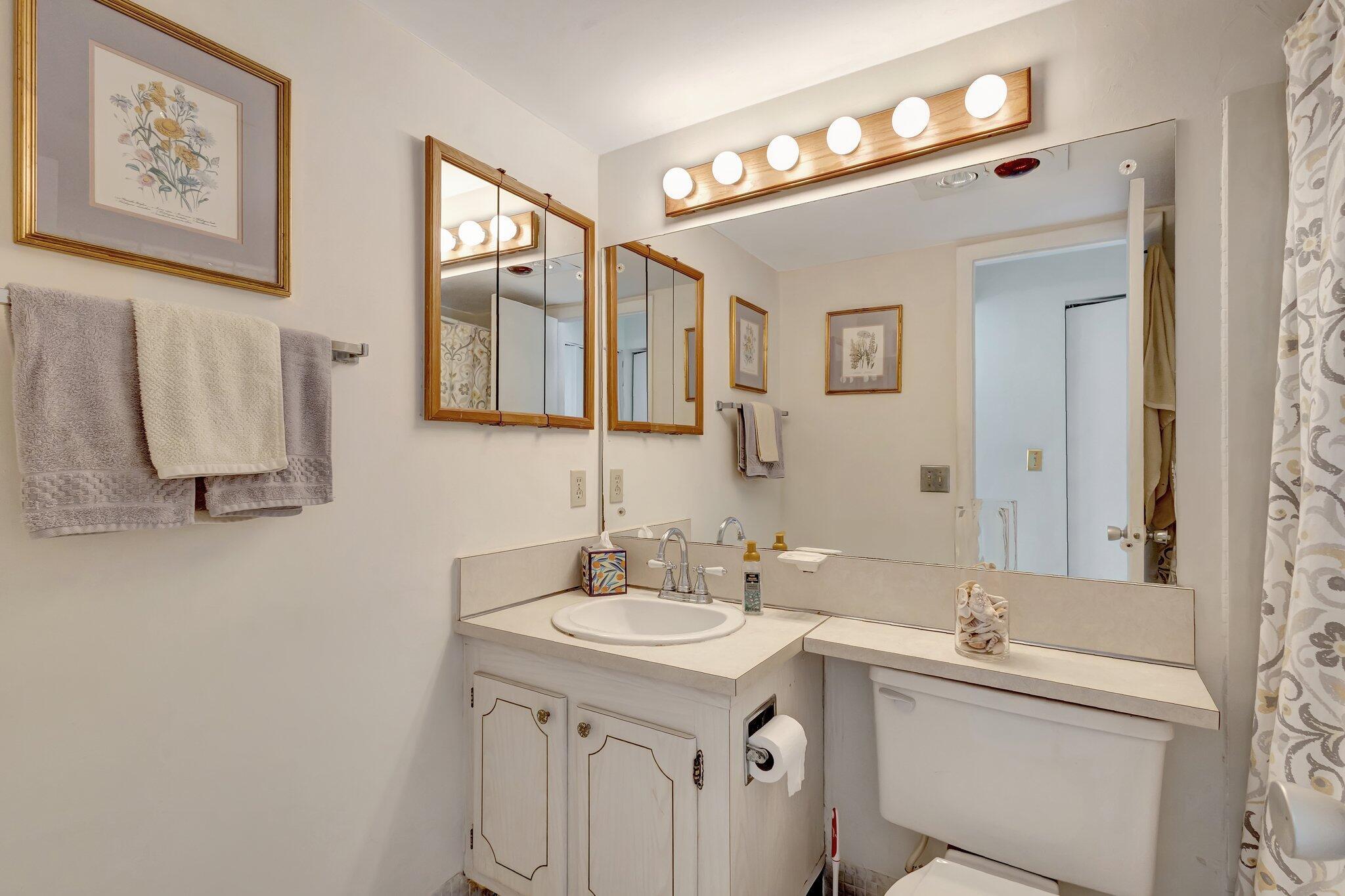 CENTURY VILLAGE  COVENTRY - Residential