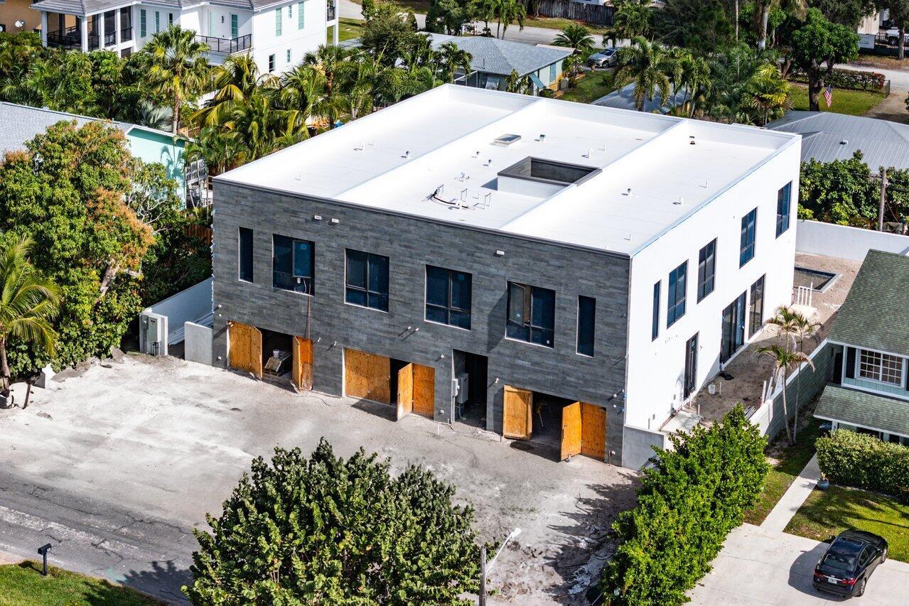 STAMM 917 NE 8TH AVENUE - Residential