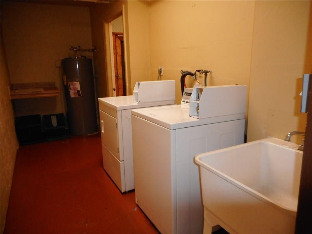 ROLLING HILLS CONDOMINIUM - Residential