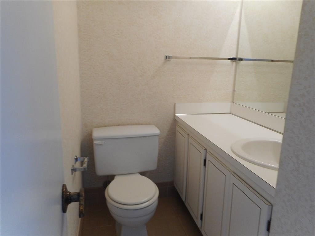 ROLLING HILLS CONDOMINIUM - Residential