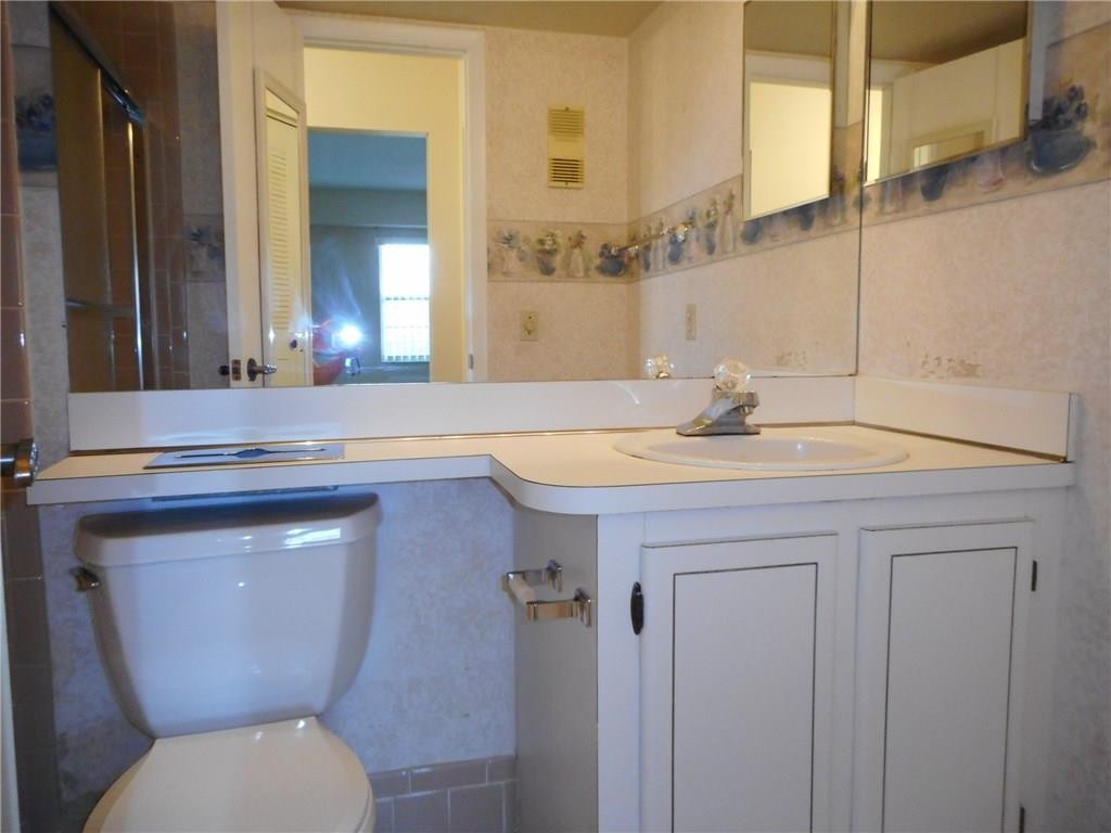 ROLLING HILLS CONDOMINIUM - Residential