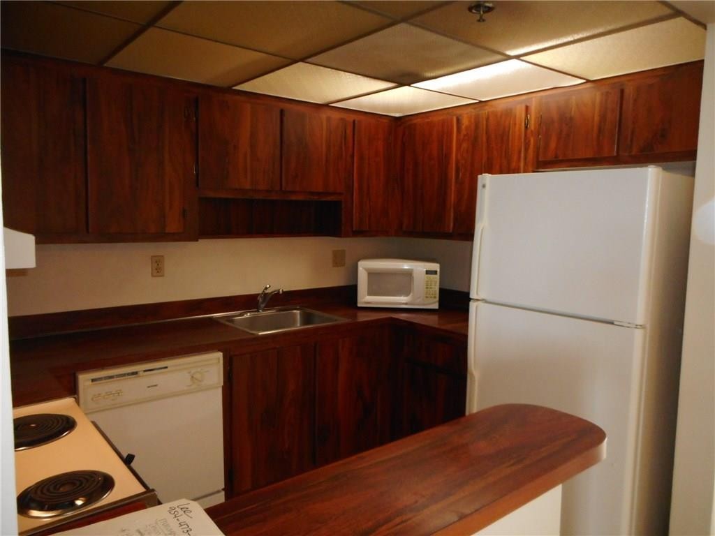 ROLLING HILLS CONDOMINIUM - Residential