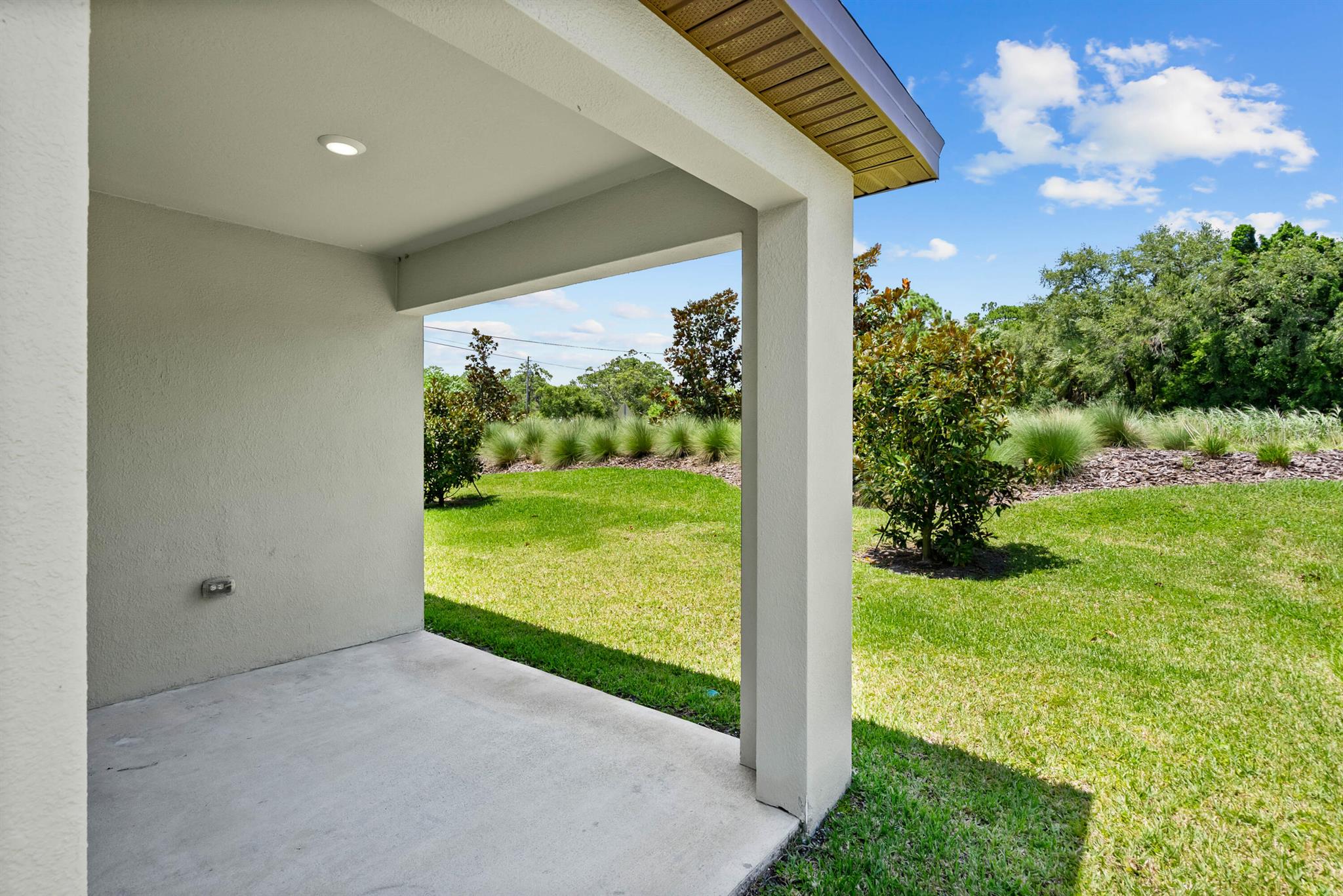 5616 Amusement Avenue, Fort Pierce, FL, 34947/$385,000 2 5616 Amusement Avenue