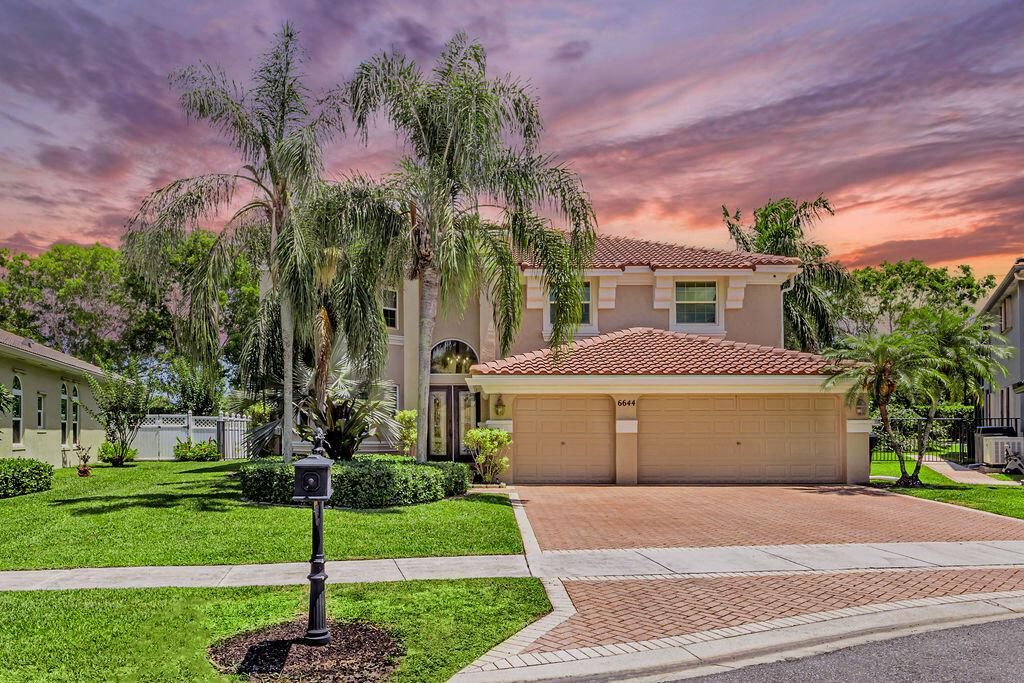 Photo of 6644 Marbletree Lane, Lake Worth, FL 33467 (MLS # R11090387)
