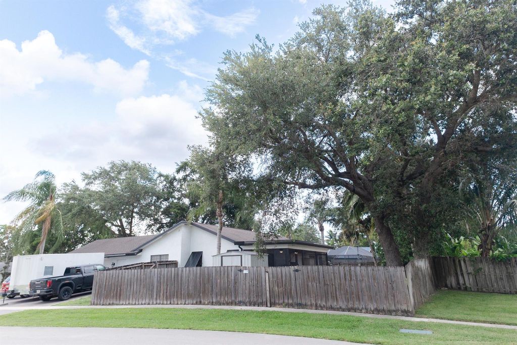 Photo of 420 La Mancha Avenue, Royal Palm Beach, FL 33411 (MLS # R11129422)