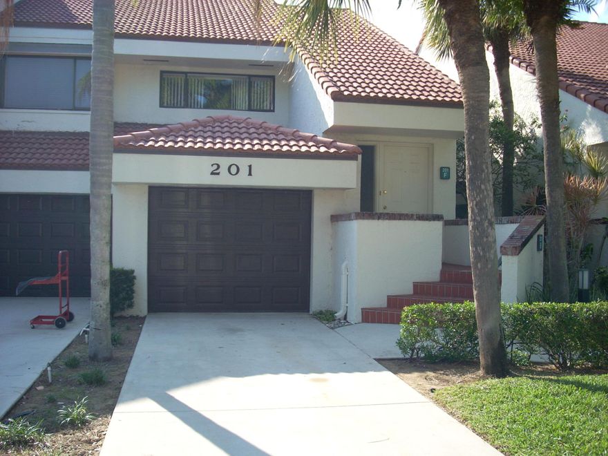 Large 2 bedroom, 2 bath townhouse with extended living room facing Preserve. Unit is on 2nd floor! Townhouse located in desirable community of Sea Oats in Juno Beach.Just a short drive to the Gardens Mall, shopping and fine dining. Short walk to beautiful Juno Beach! One car garage! Laminate flooring in living room,dining area,kitchen and bedroom #2. Master bedroom has carpet.The community features a Clubhouse, Pool and tennis court! Credit, eviction, background,report to be performed by Listing Office at a cost of $35 per person over 18.