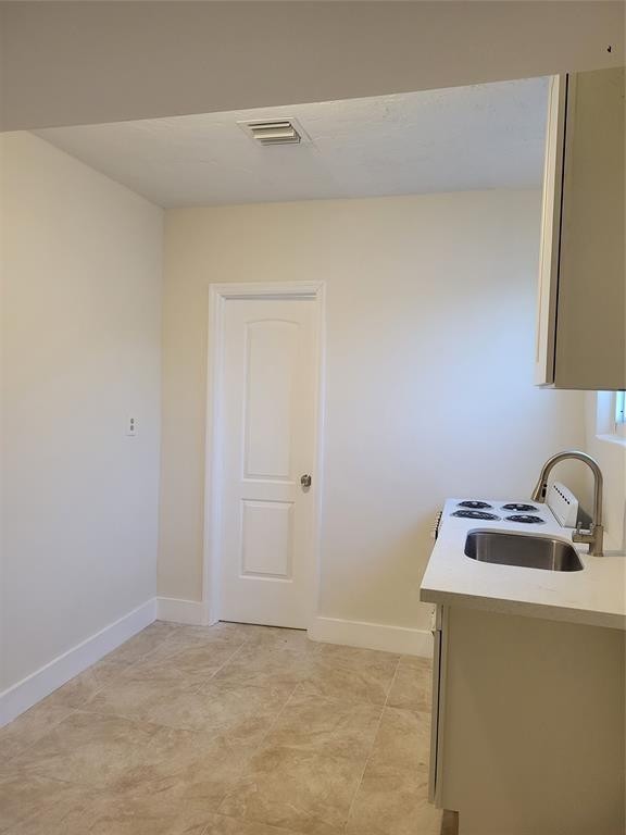 KNOLLS 2 SEC - Residential Lease