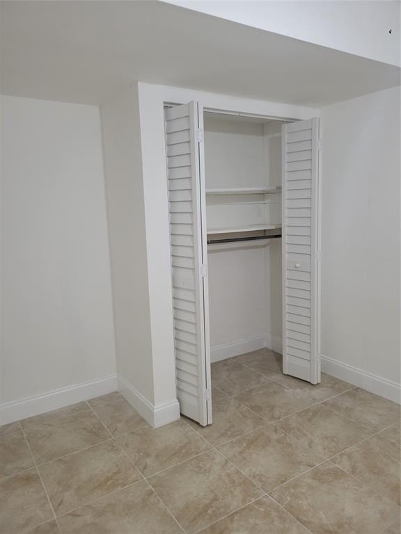 KNOLLS 2 SEC - Residential Lease