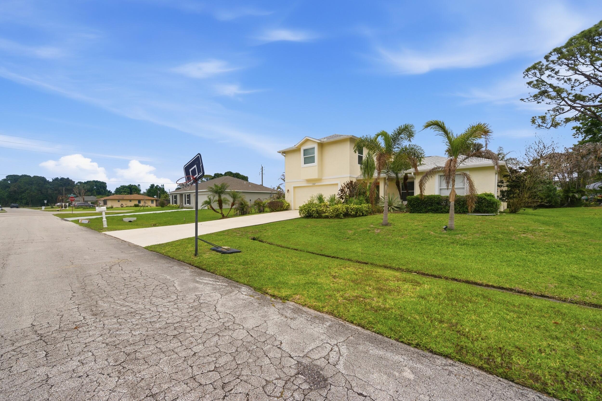 PORT ST LUCIE SECTION 13 - Residential