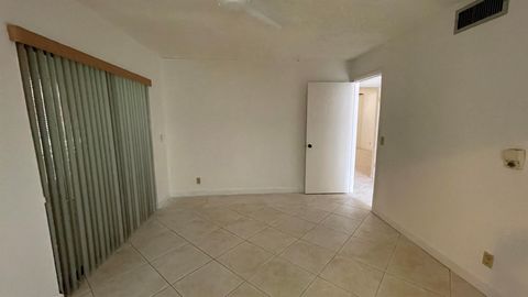 Condominium in Delray Beach FL 250 Capri F 5.jpg