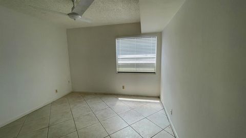 Condominium in Delray Beach FL 250 Capri F 11.jpg