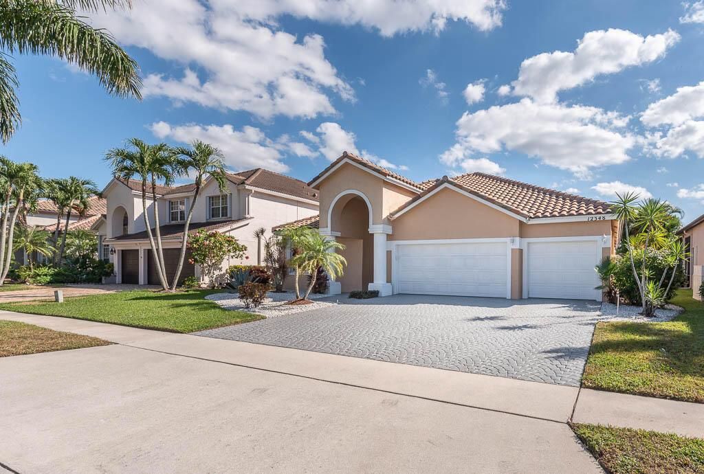 Photo of 12348 Cascades Pointe Drive, Boca Raton, FL 33428 (MLS # R11038468)