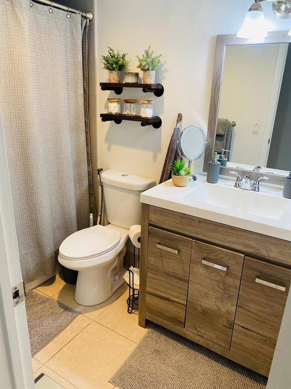 THREE HORIZONS NORTH COND - Residential Lease