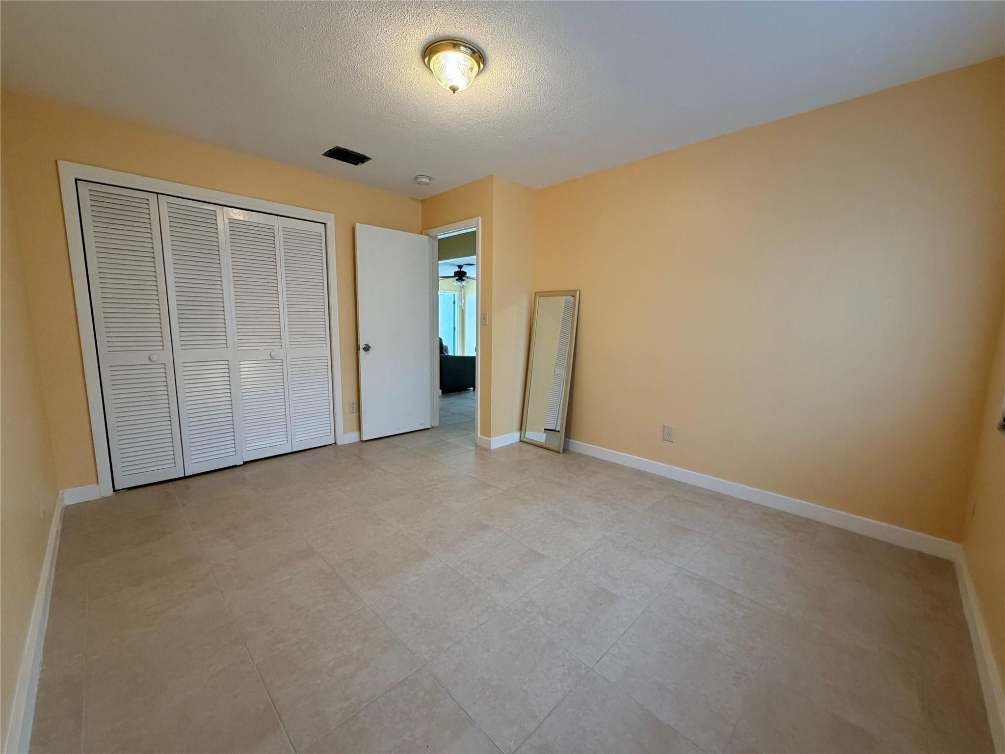 North Hollywood 4-1 B - Residential Lease