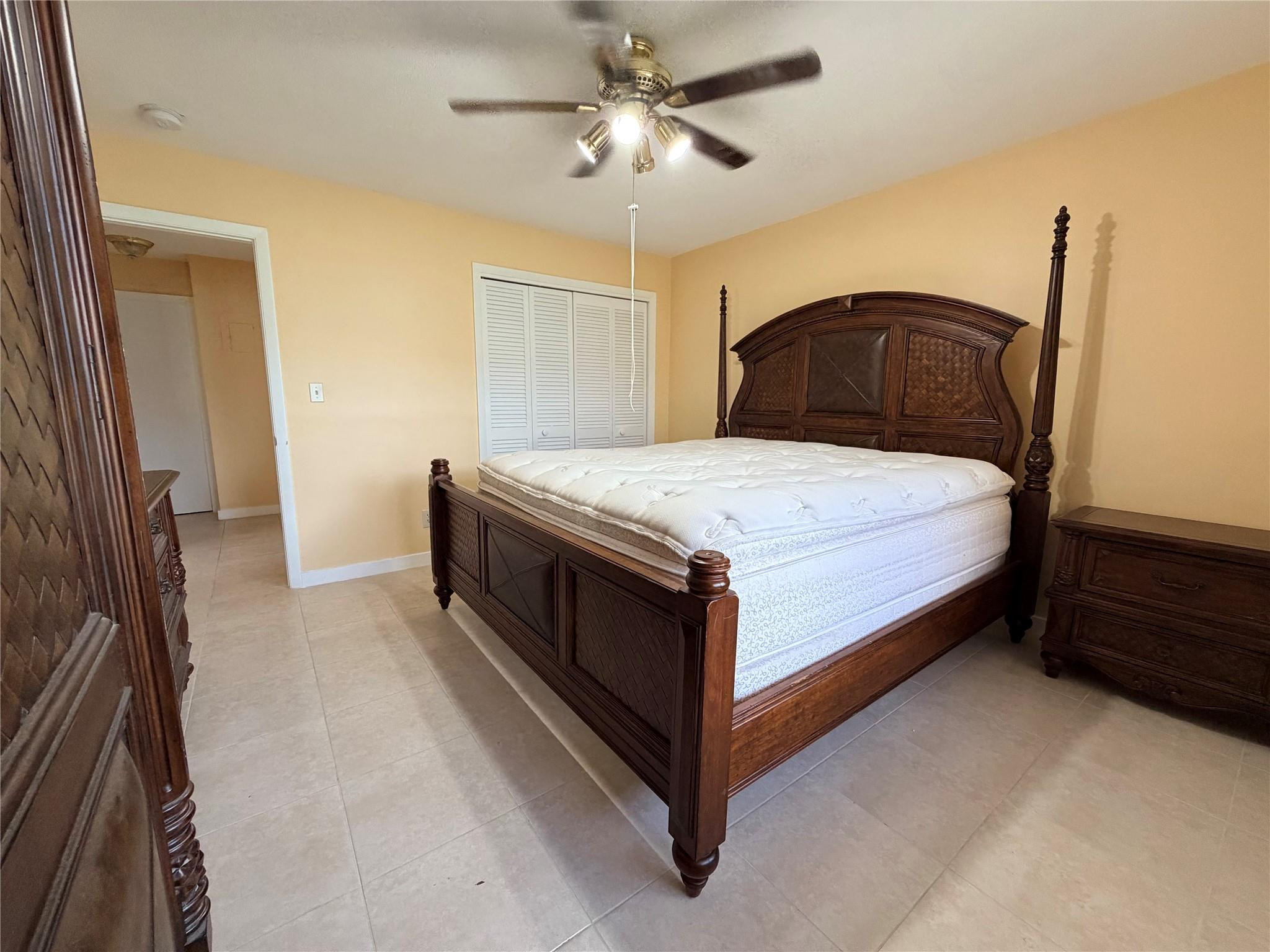 North Hollywood 4-1 B - Residential Lease