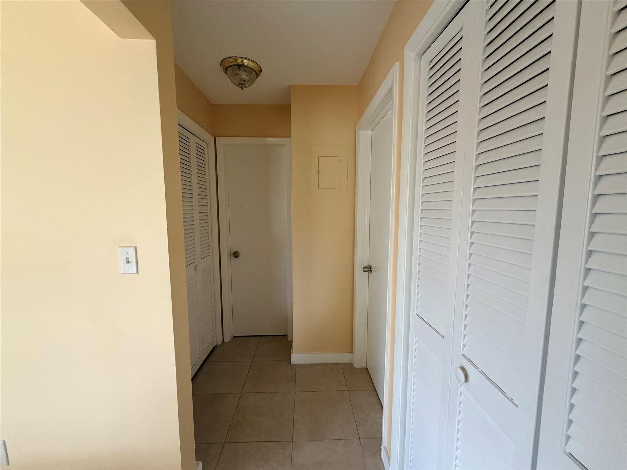 North Hollywood 4-1 B - Residential Lease