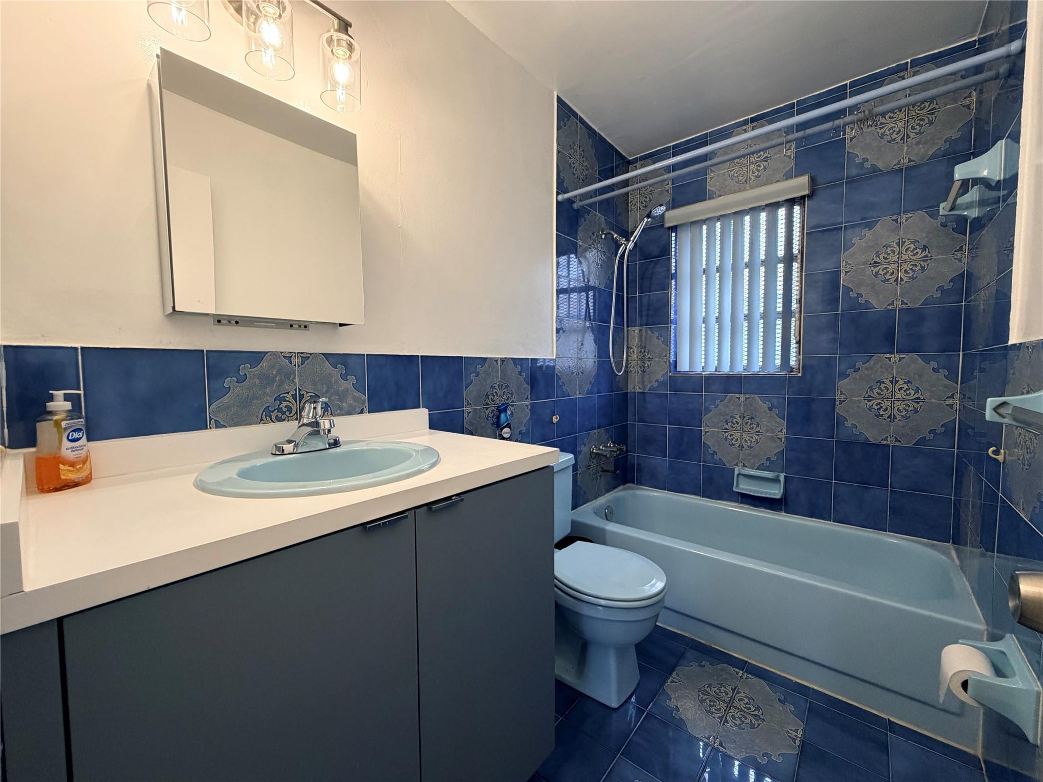 North Hollywood 4-1 B - Residential Lease