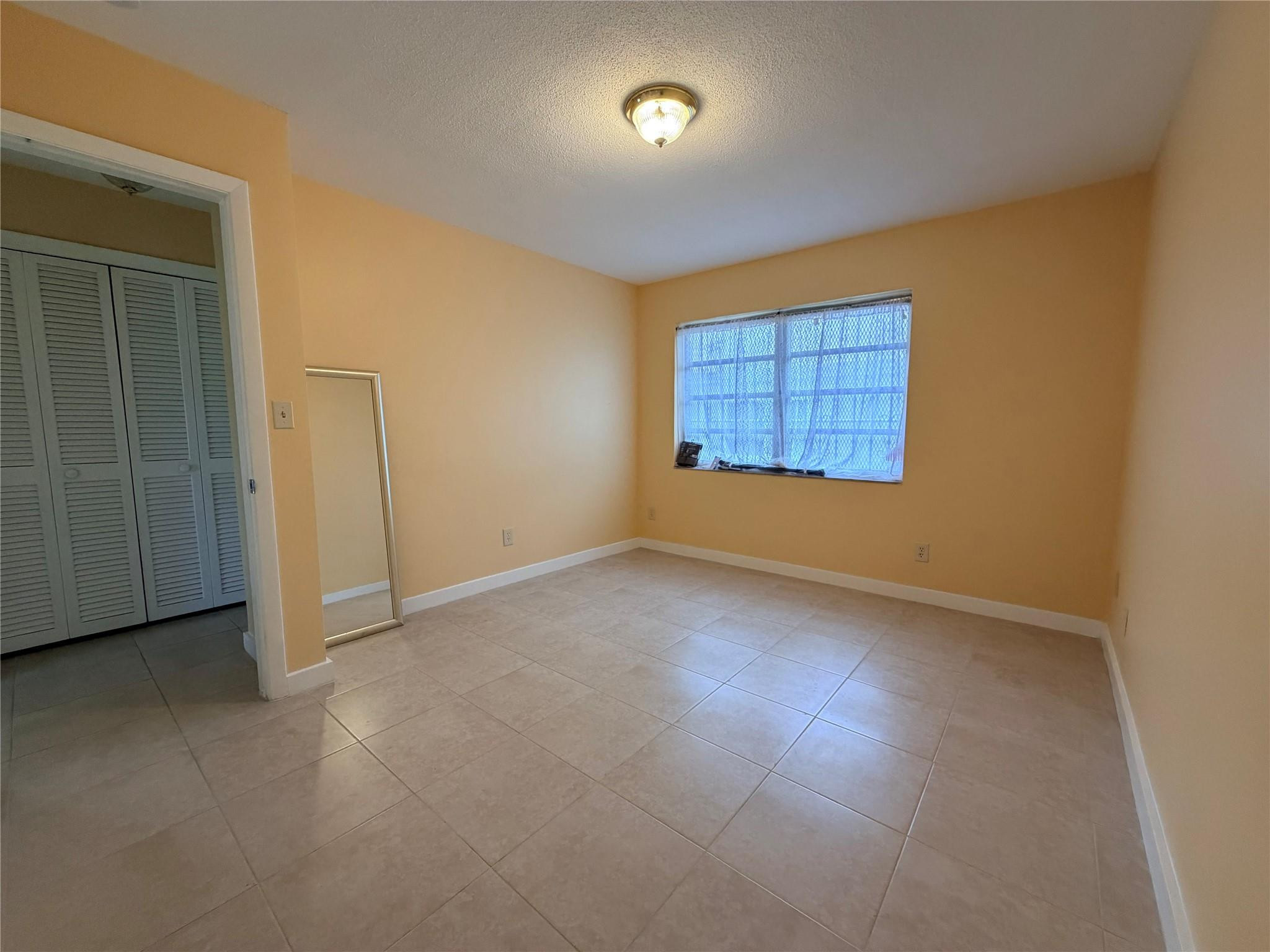 North Hollywood 4-1 B - Residential Lease