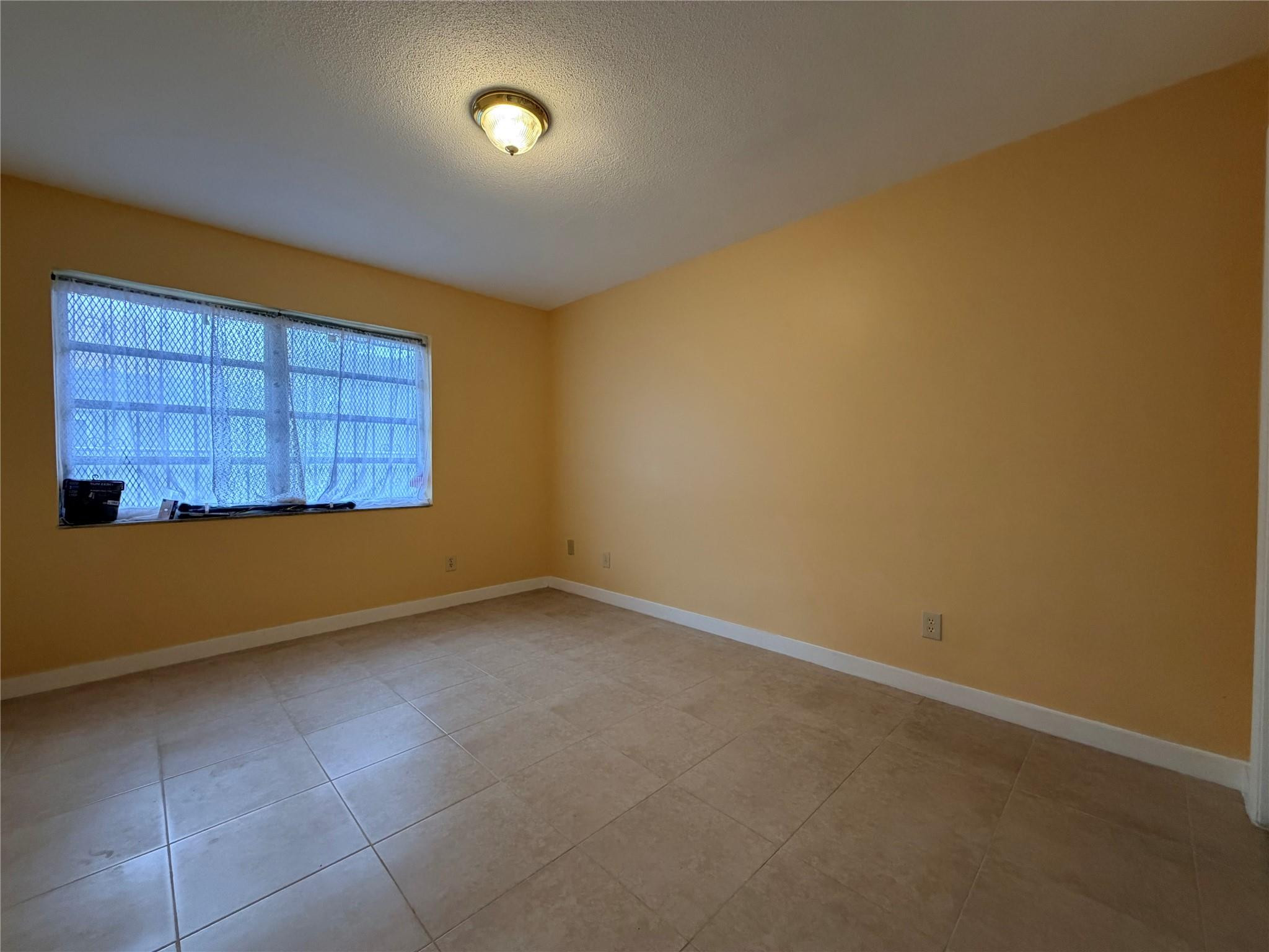 North Hollywood 4-1 B - Residential Lease