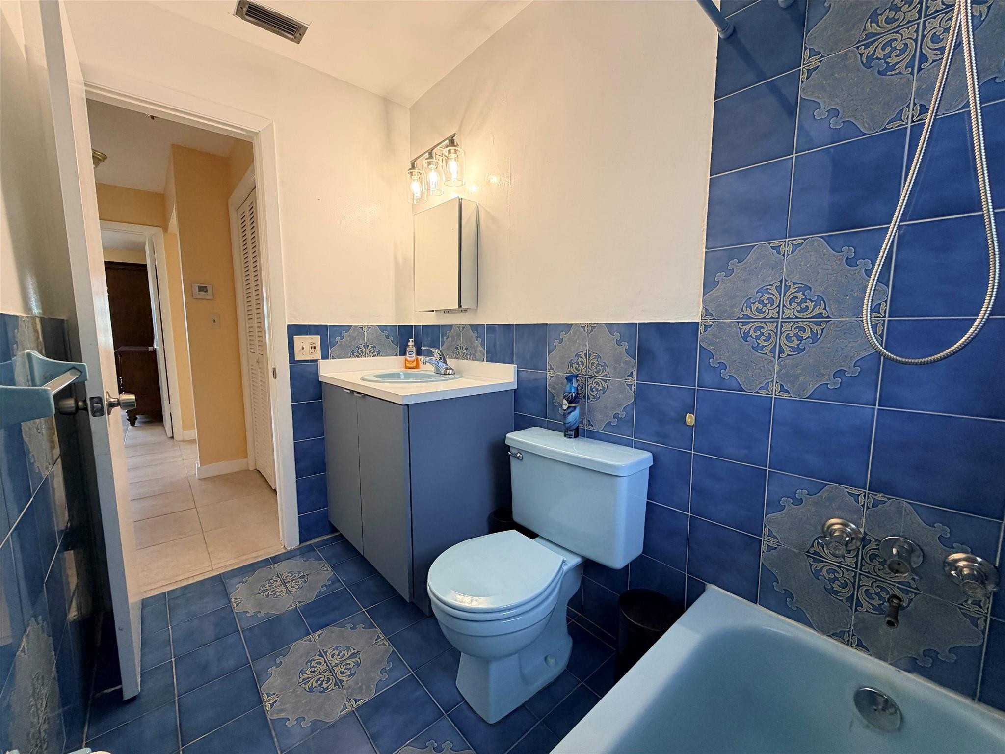 North Hollywood 4-1 B - Residential Lease