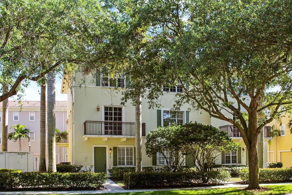 Photo of 812 University Blvd, Jupiter, FL 33458 (MLS # R10698963)