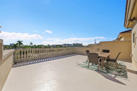 Tiny photo for 2254 SE 7th Street, Pompano Beach, FL 33062 (MLS # B26036949)