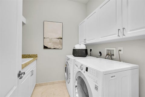 Tiny photo for 2254 SE 7th Street, Pompano Beach, FL 33062 (MLS # B26036949)