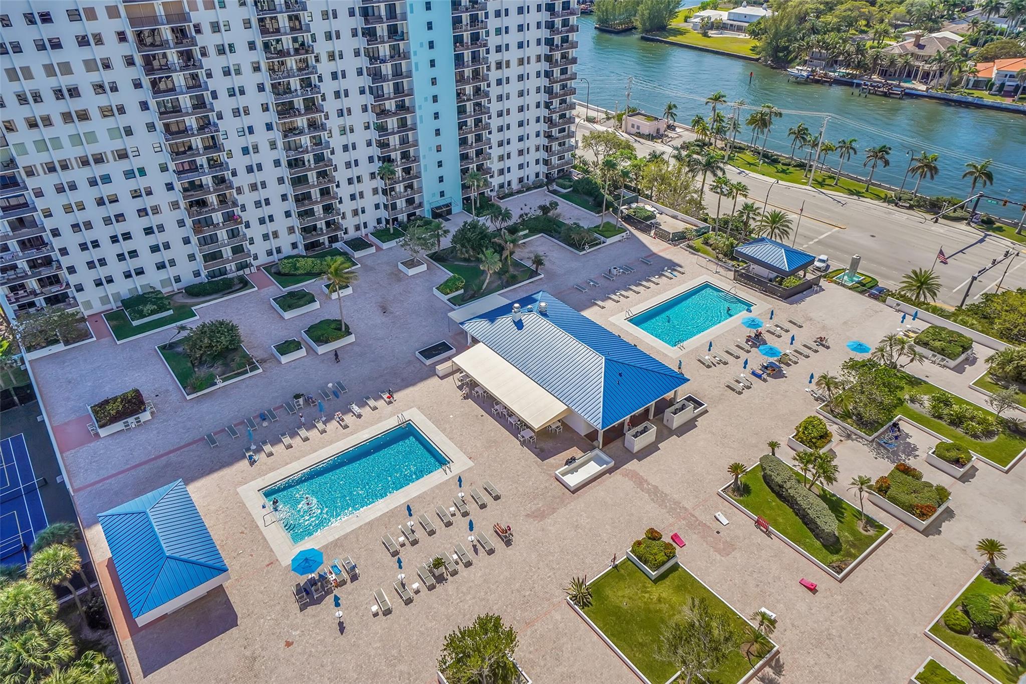 THE SUMMIT CONDO - Residential Lease