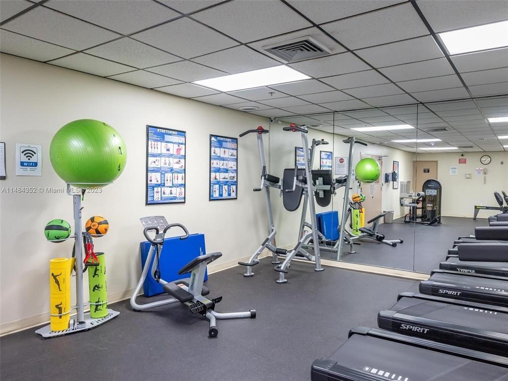 THE SUMMIT CONDO - Residential Lease