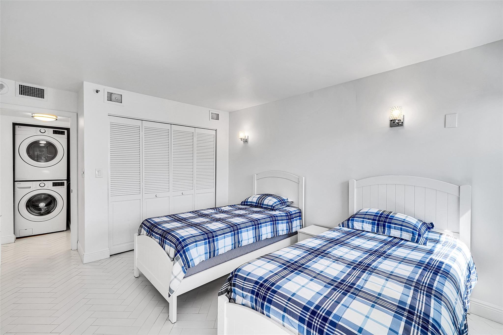 THE SUMMIT CONDO - Residential Lease