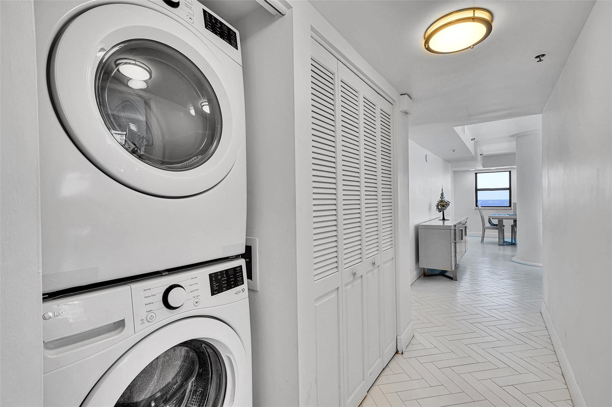 THE SUMMIT CONDO - Residential Lease