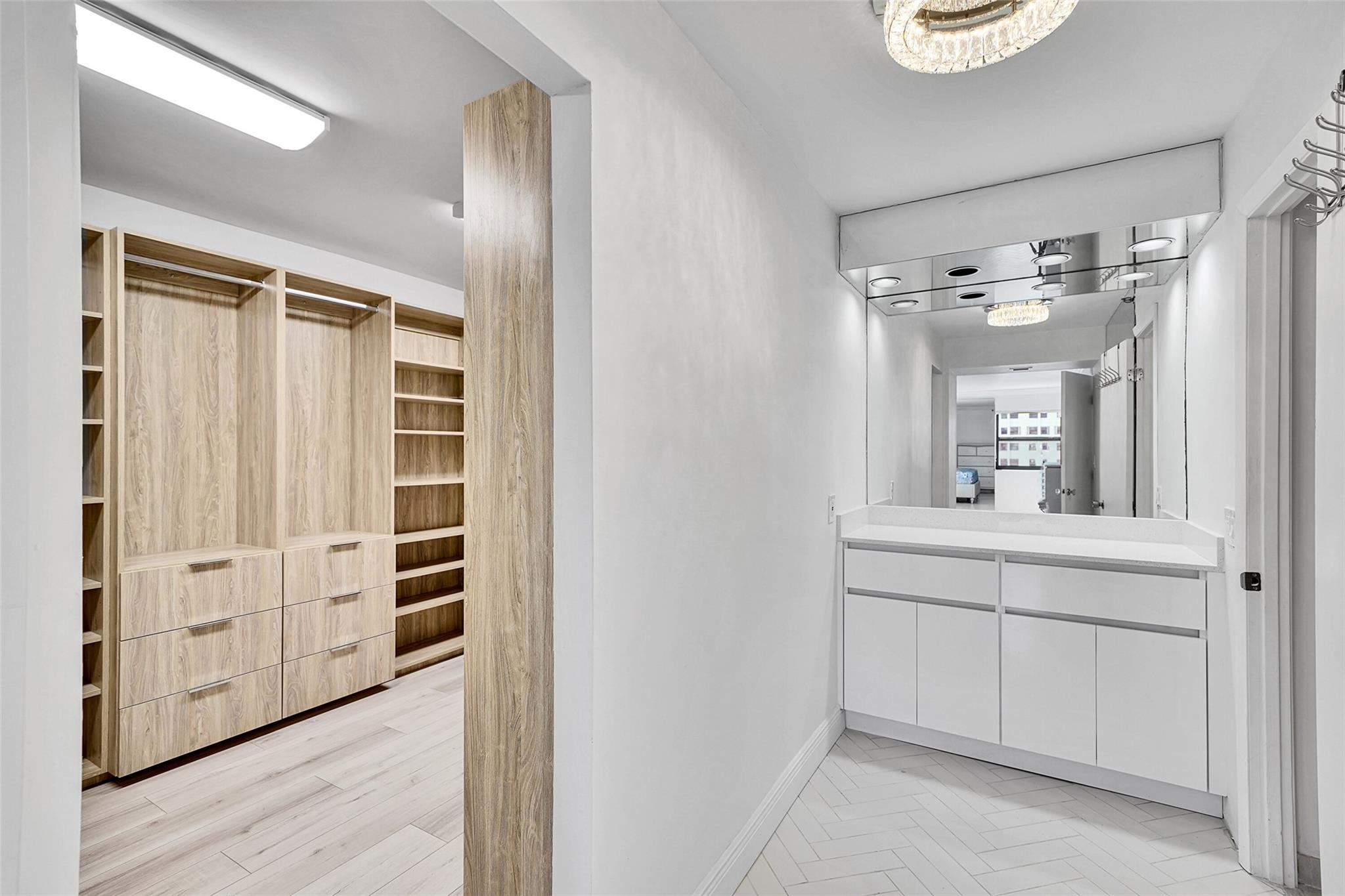 THE SUMMIT CONDO - Residential Lease