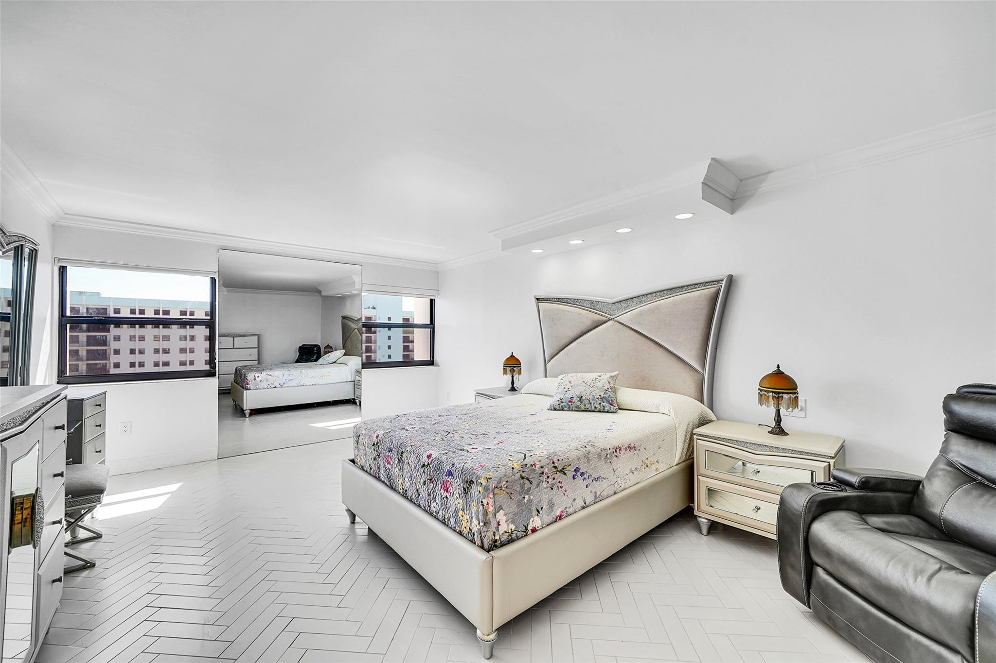 THE SUMMIT CONDO - Residential Lease