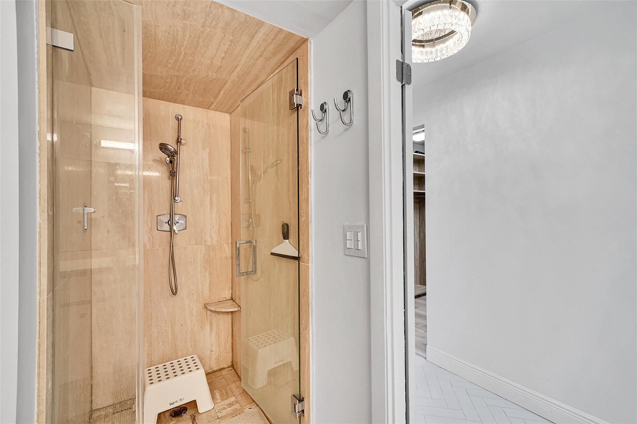 THE SUMMIT CONDO - Residential Lease