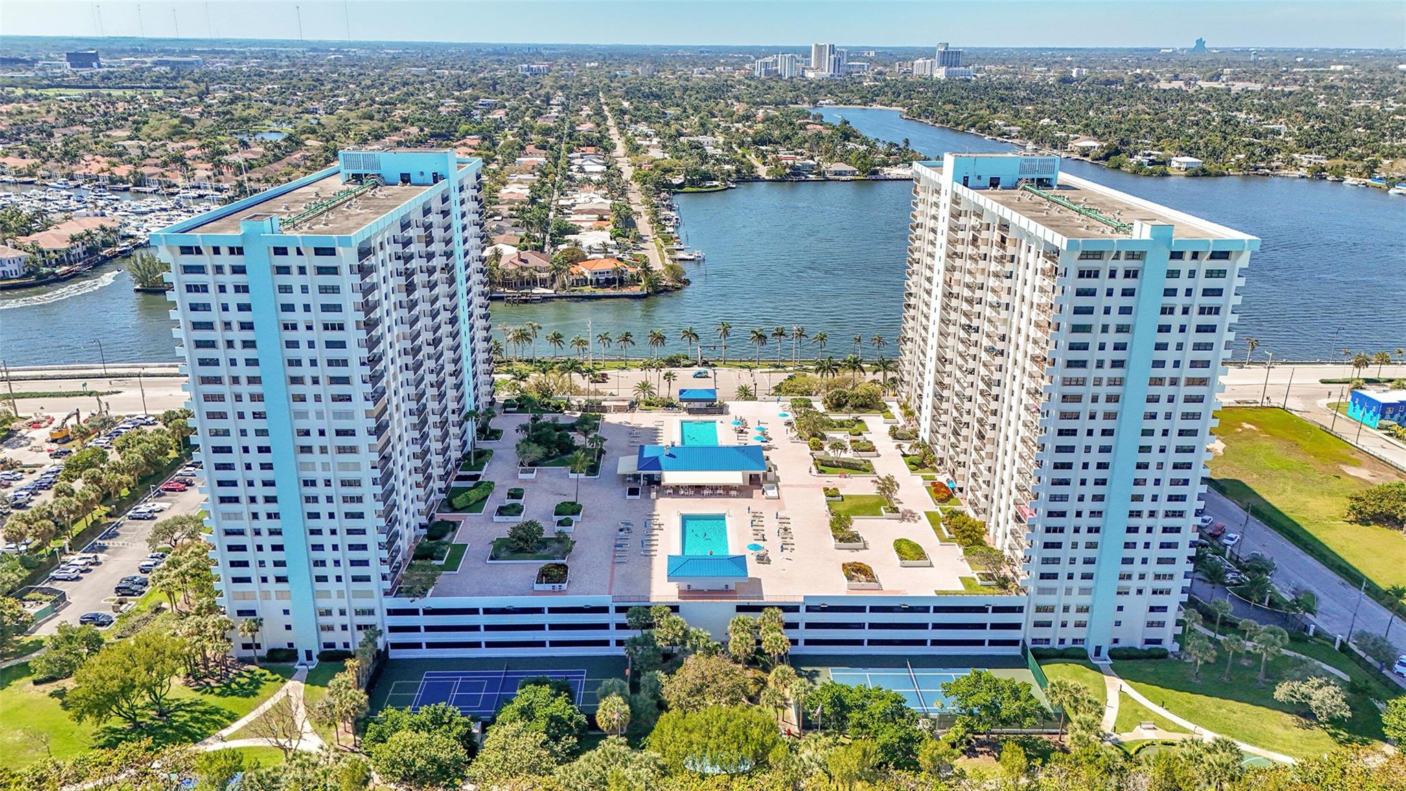 THE SUMMIT CONDO - Residential Lease