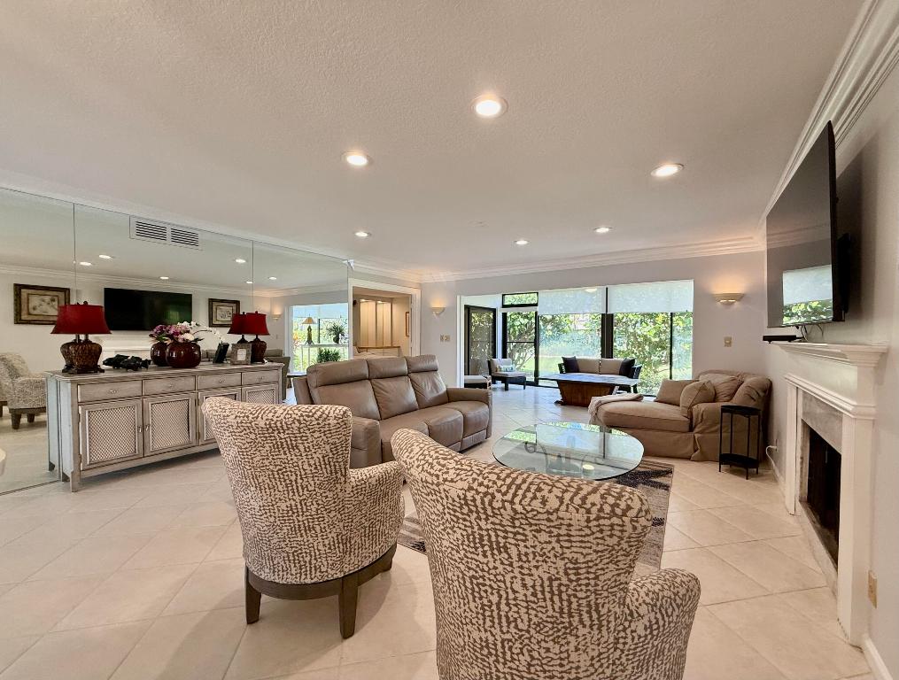 JUPITER DUNES CONDO - Residential