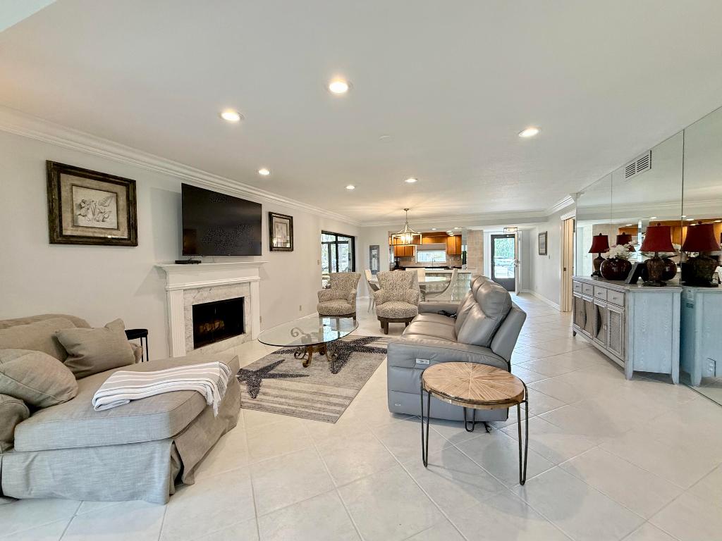 JUPITER DUNES CONDO - Residential