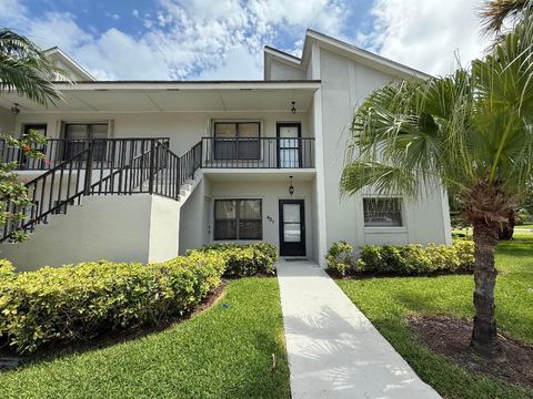 Photo of 401 Clubhouse Circle #401a, Jupiter, FL 33477 (MLS # R11128466)