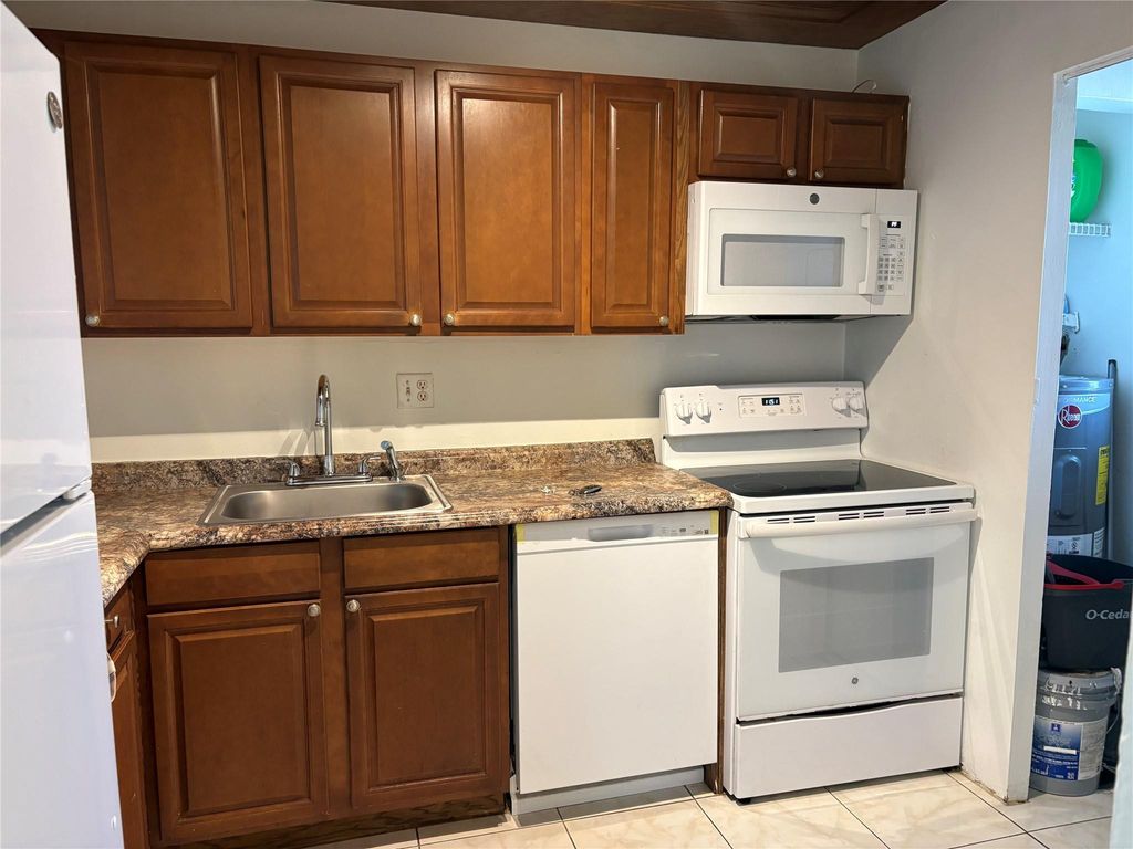 Photo of 8000 Colony Circle #201, Fort Lauderdale, FL 33321 (MLS # F10550058)