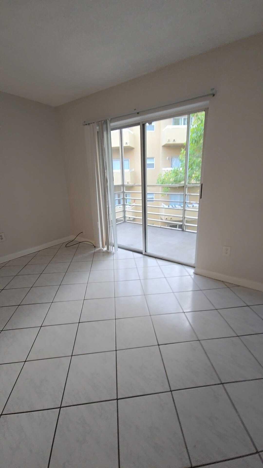 OAKS CONDO - Residential Lease