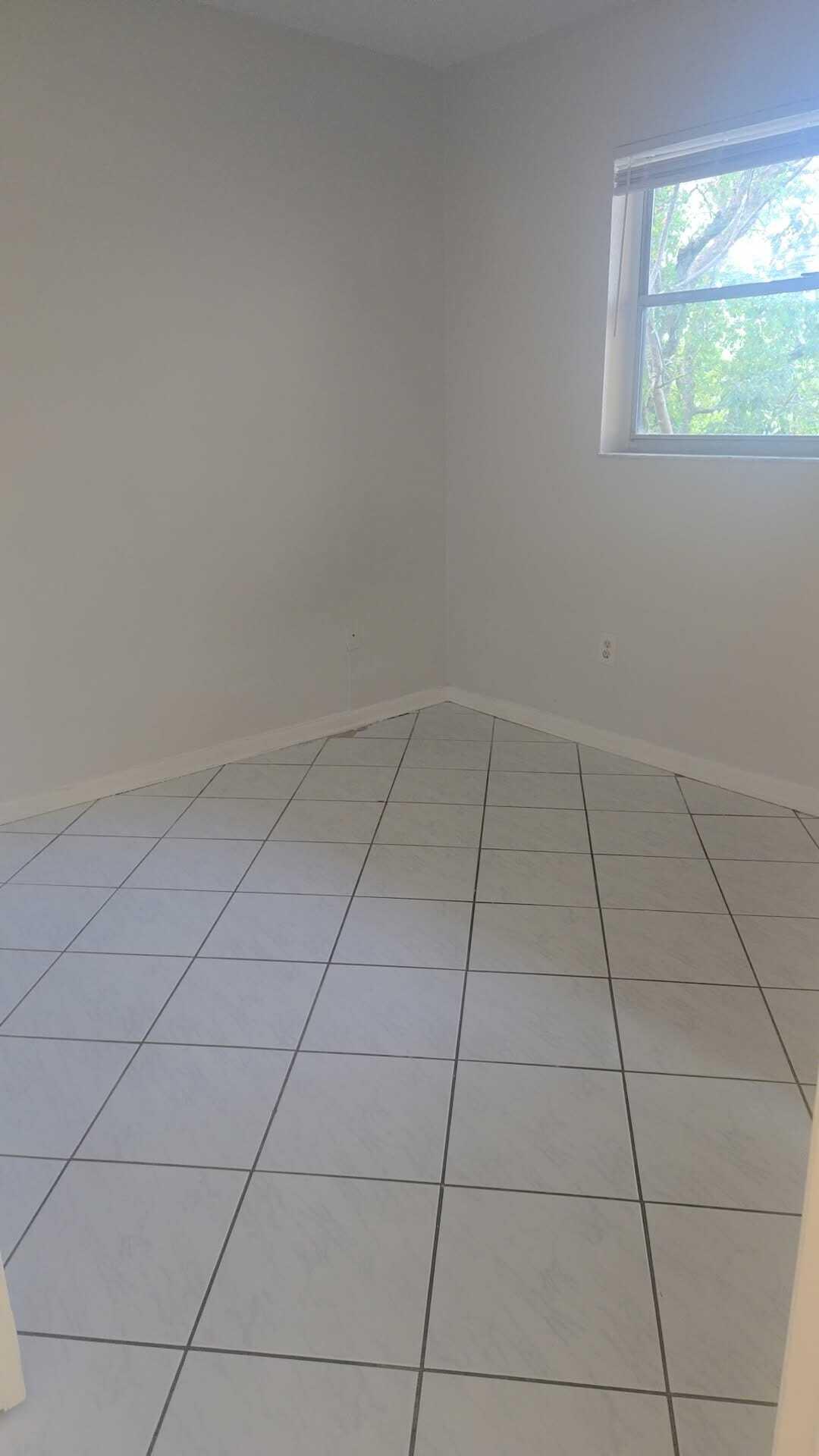 OAKS CONDO - Residential Lease