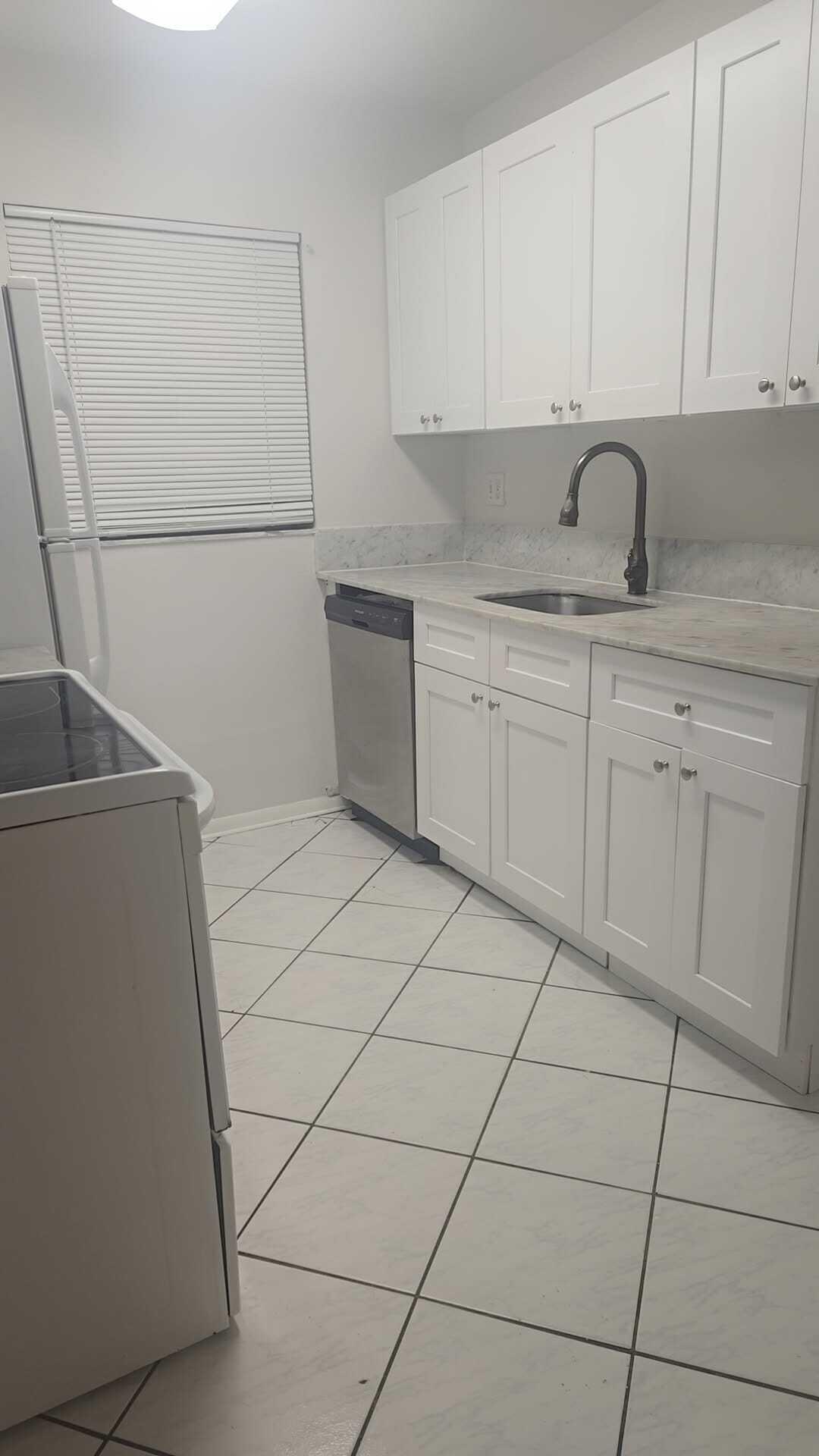 OAKS CONDO - Residential Lease