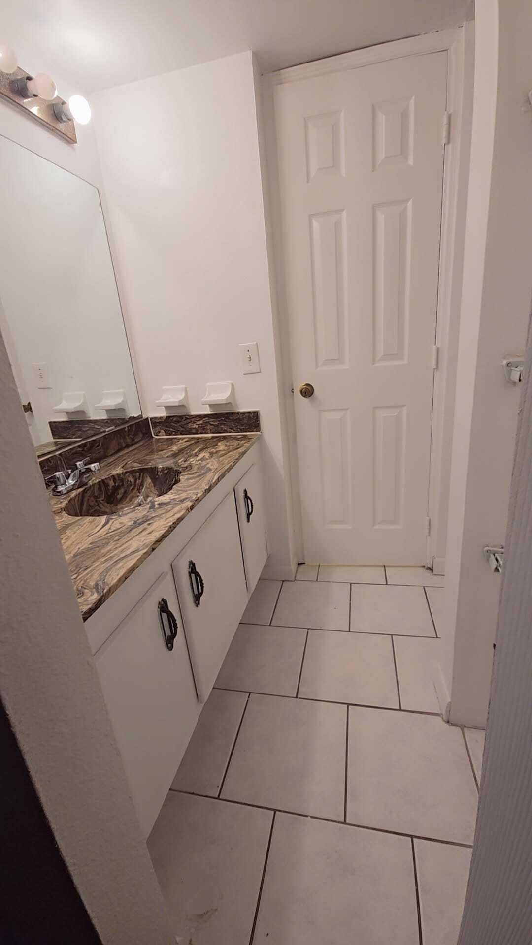 OAKS CONDO - Residential Lease