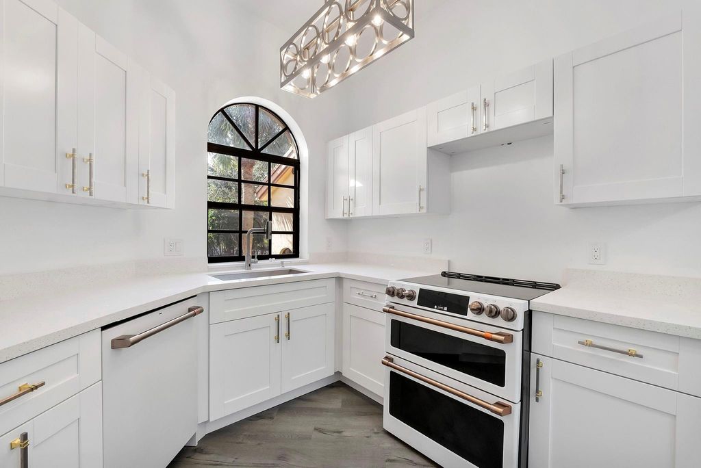 Photo of 5131 Europa Dr #I, Boynton Beach, FL 33437 (MLS # F10541378)