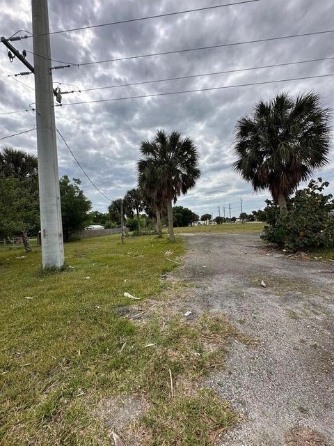 A home in Okeechobee